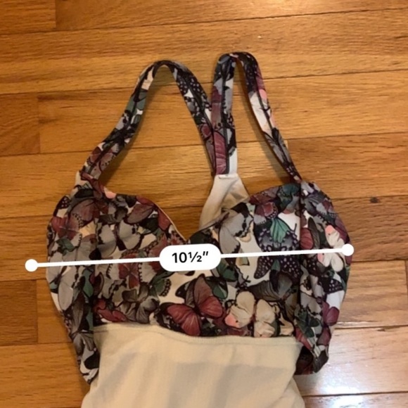 Lululemon wrap it up tank so fly butterfly - Picture 4 of 5